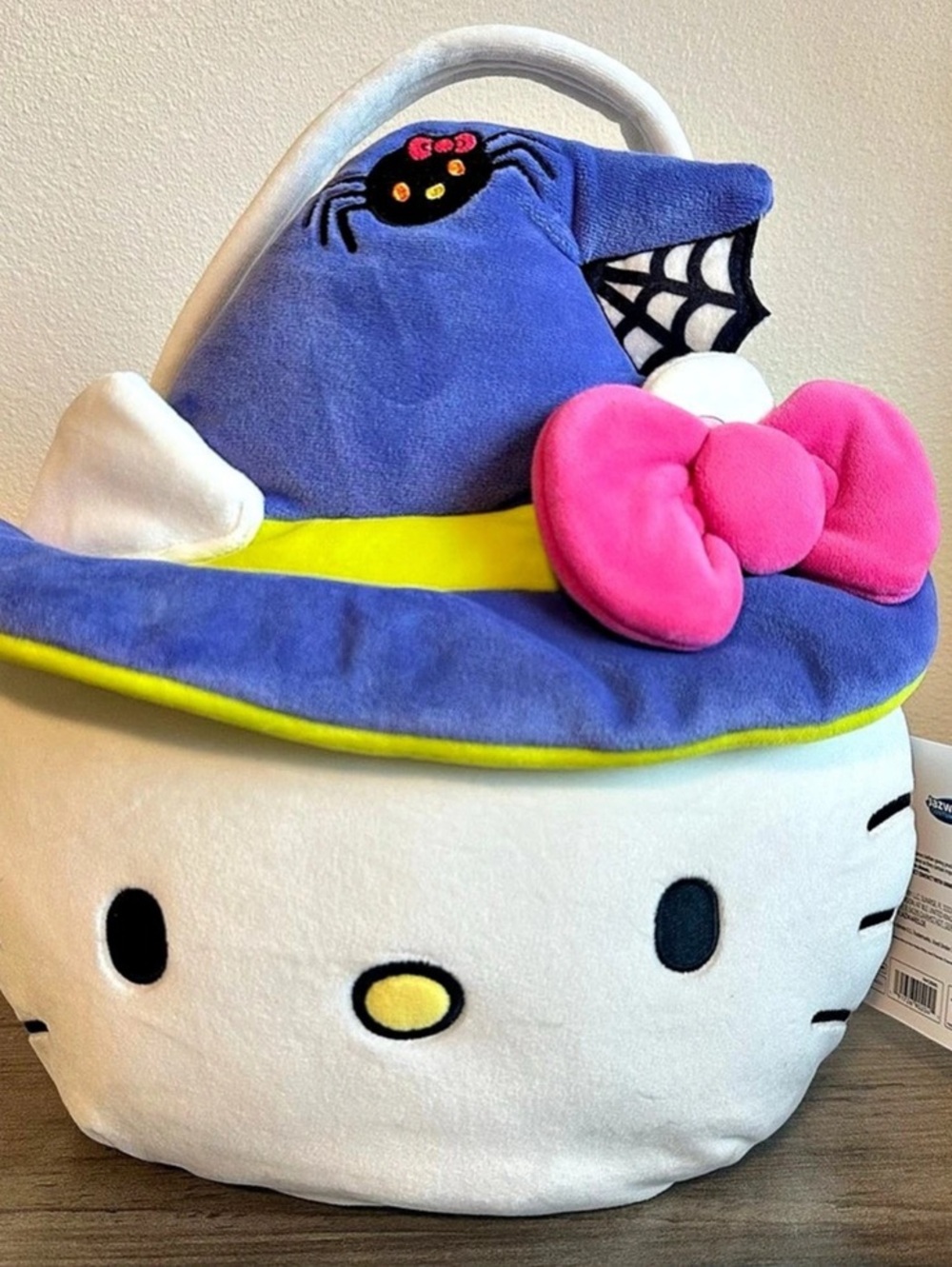 Hello Kitty Halloween basket Character Bag in White & Purple New